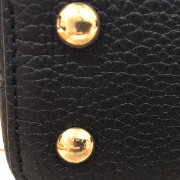 Louis Vuitton Capucines Mini Black with Gold Hardware - Picture 14 of 16